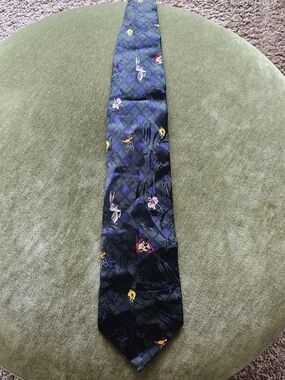 Warner Bros. Looney Tunes Mania Taz Tweety Daffy Bugs Sylvester Silk Tie Vintage